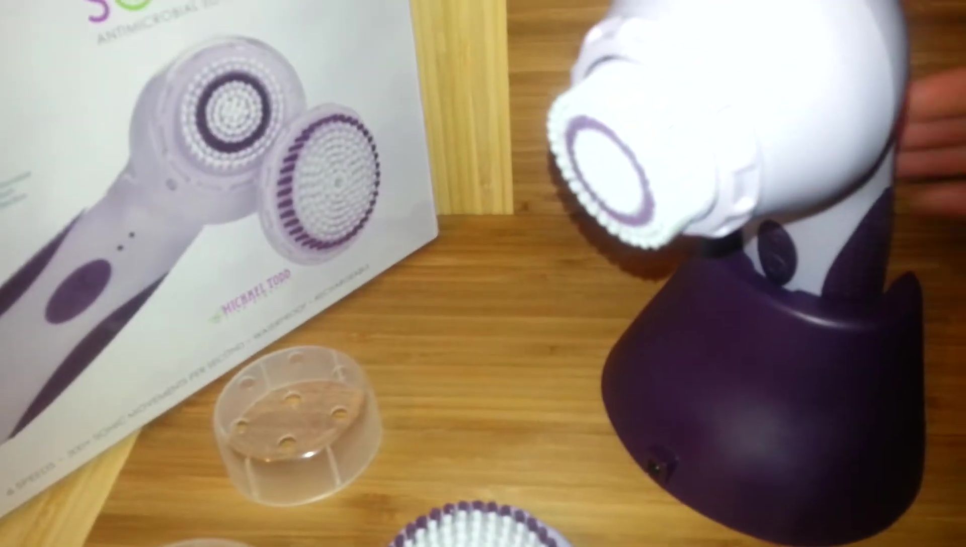 Close-up of the smaller brush head for facial cleansing.