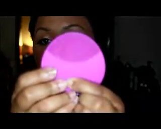 The Foreo Luna Mini's power button and intensity settings