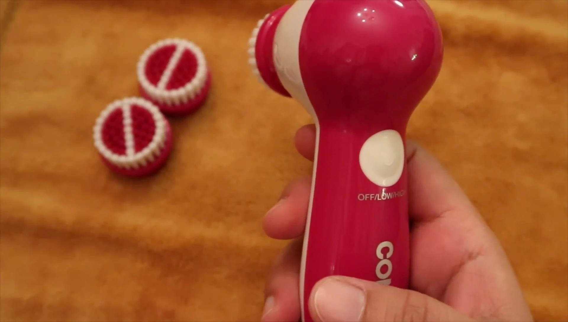 Demonstration of the two-speed settings.