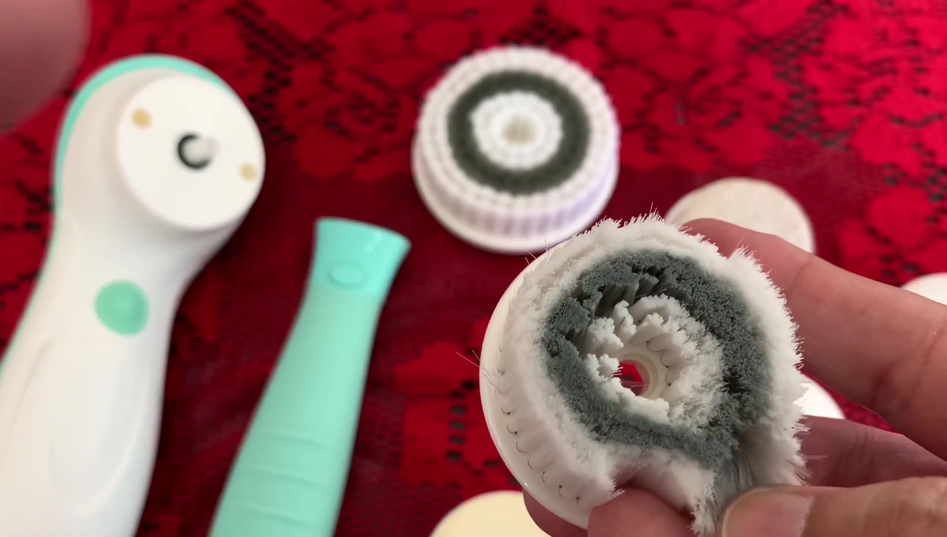 Detailed view of the normal skin facial brush.