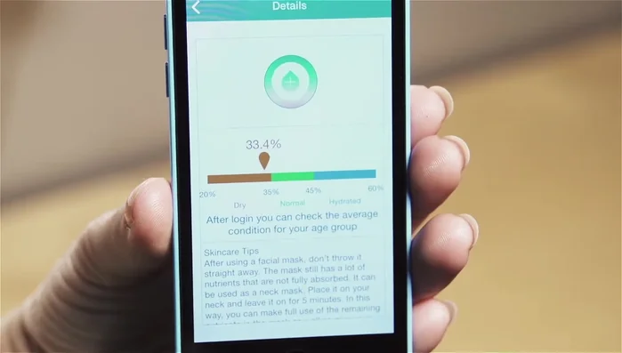View historical data by swiping up from the test center to see daily, weekly, and monthly data.