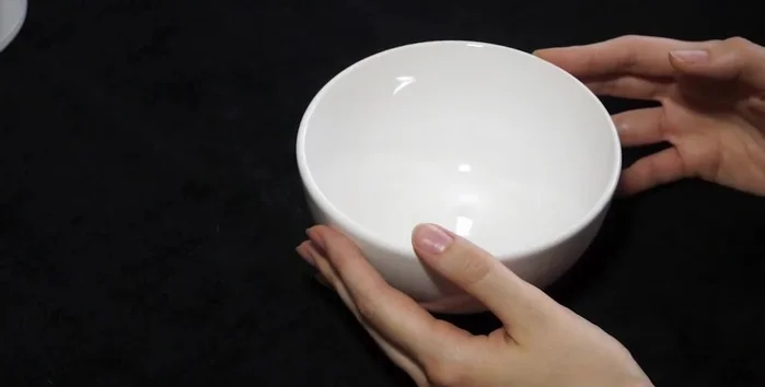 Boil the kettle and pour enough water into the bowl.