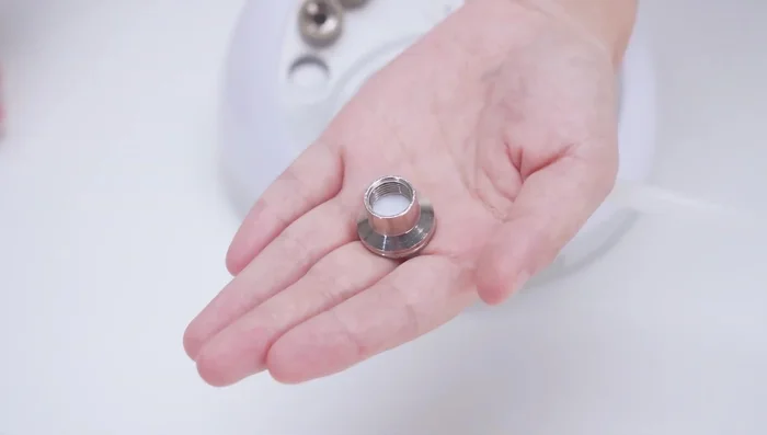 Select a diamond tape, place a cotton filter (never skip this step!), and twist the cover back on.