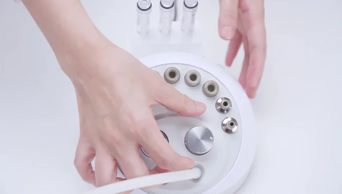 Turn off the device after treatment.