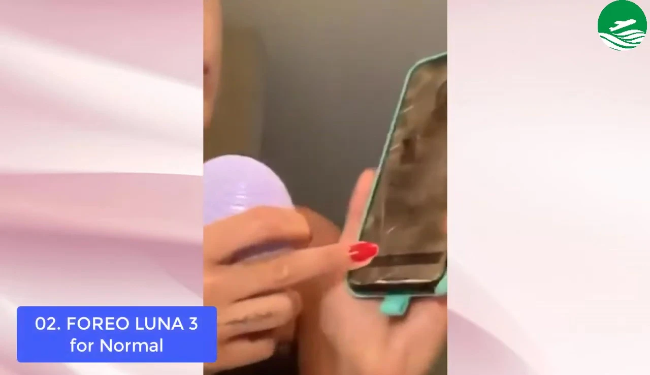 Close up of the FOREO LUNA 3 on skin