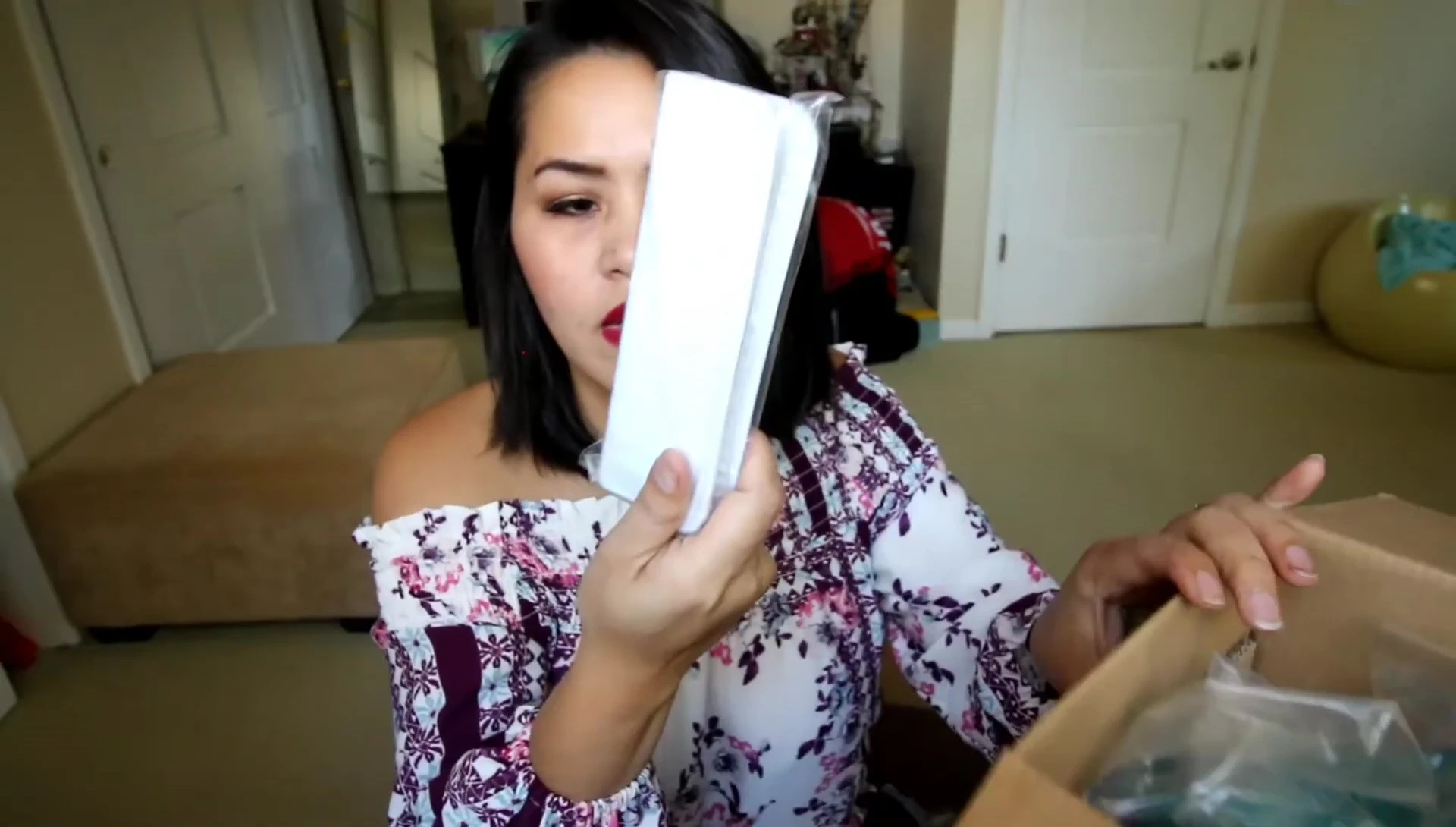 The included five-piece skincare kit in its packaging