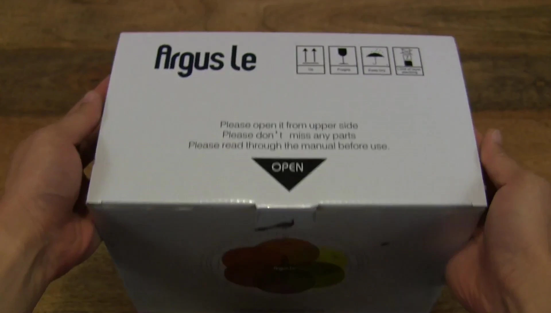 The Argus Le Facial Steamer box being opened