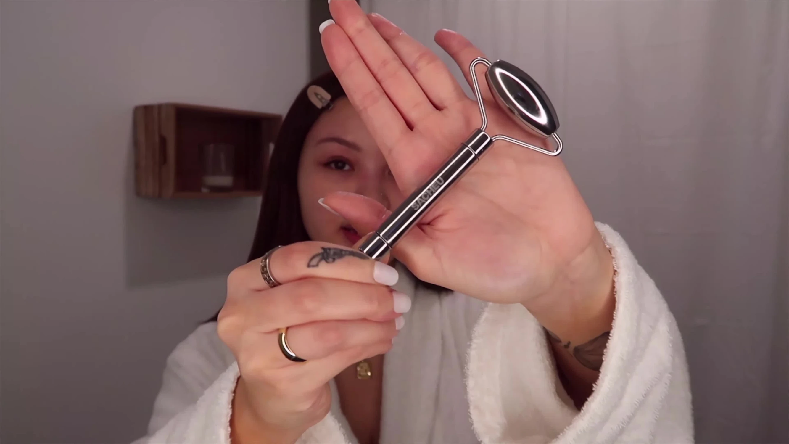 Close-up shot of the SACHEU Beauty Facial Roller.