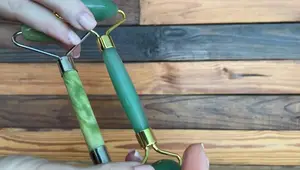 Jade Roller Comparison: Beauty By Earth vs. Amazon Finds