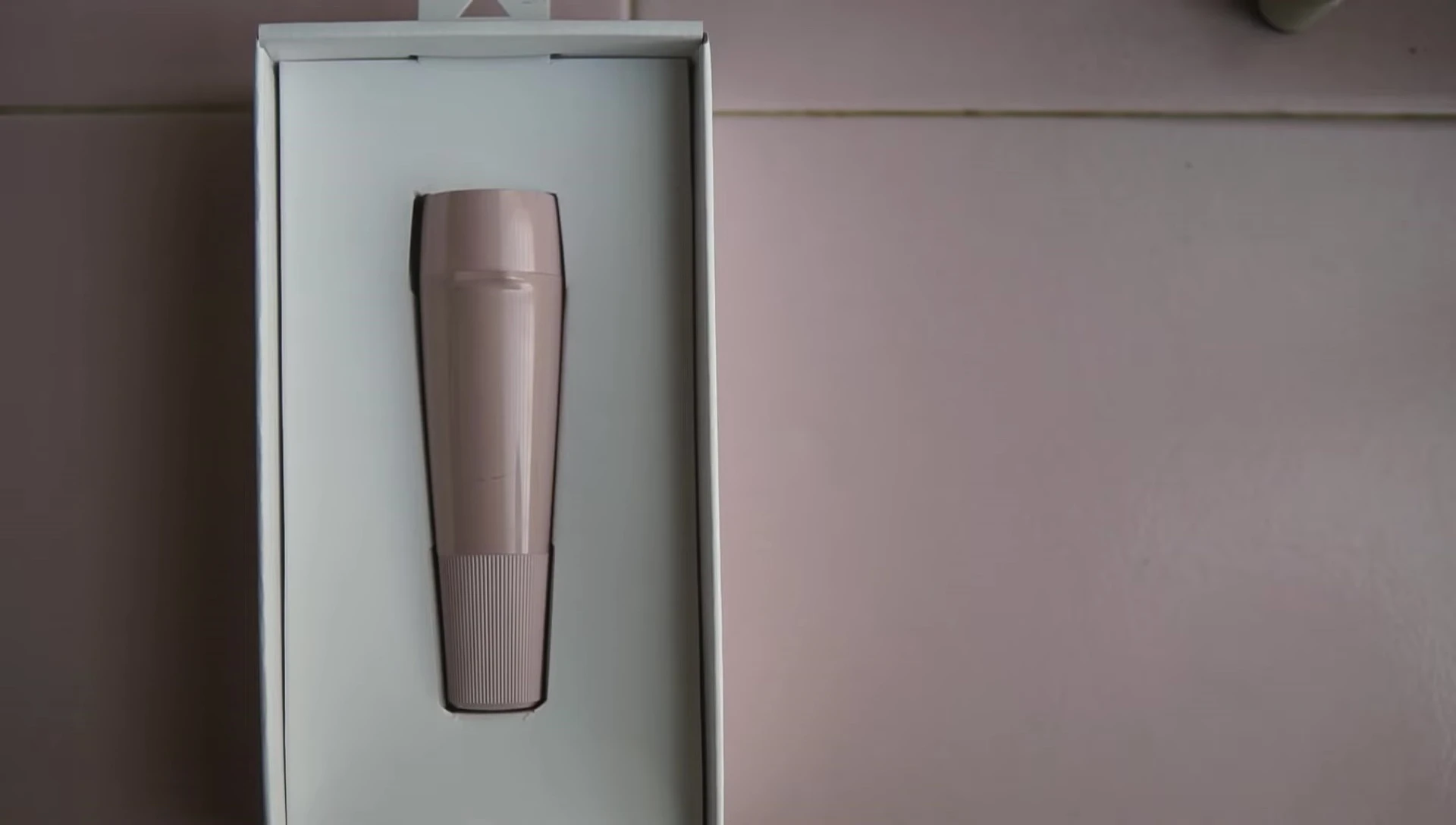 Close up of the Philips Facial Hair Remover 5000 device