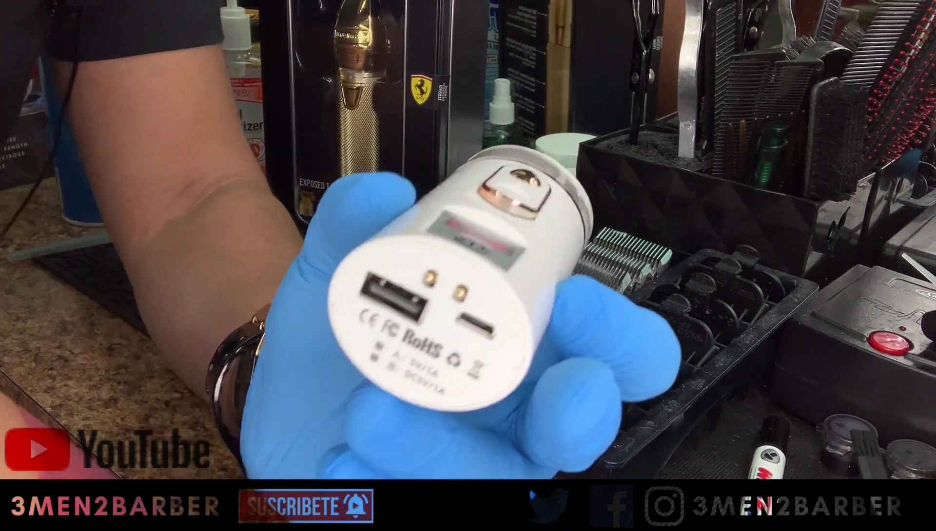 Showing the USB ports on the device