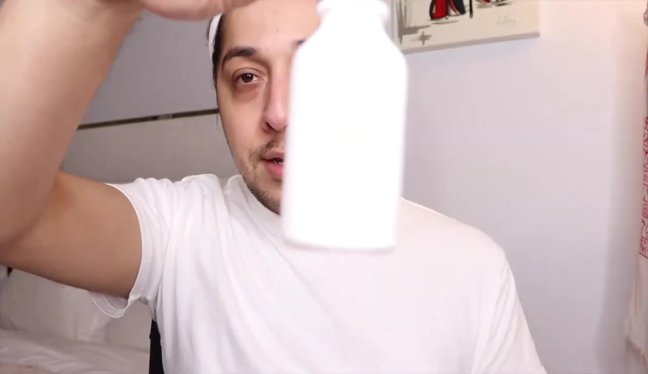 Applying the serum