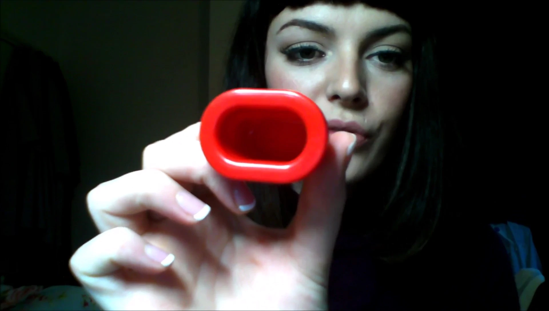 Close-up of the medium oval Fullips applicator