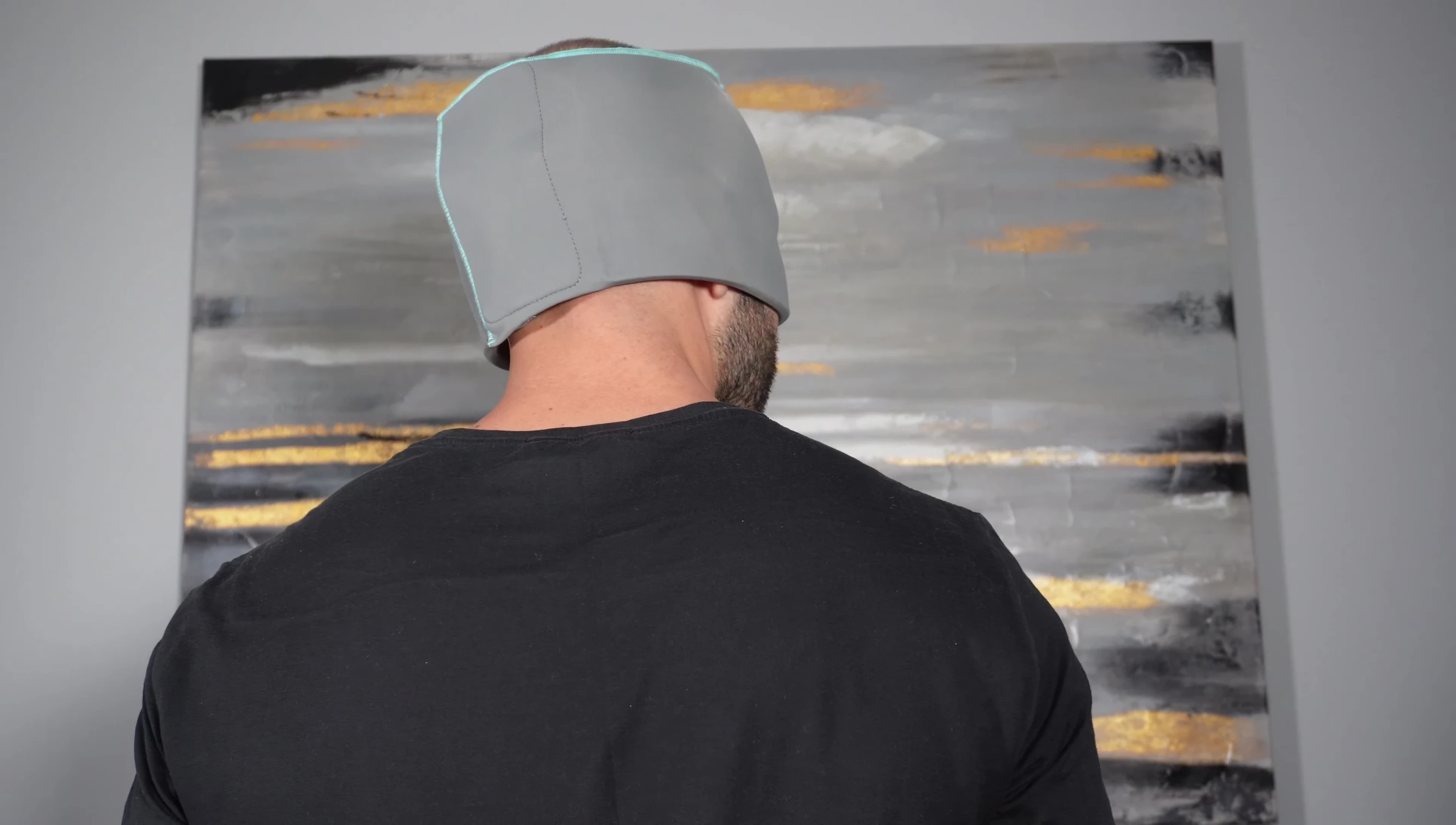 The hat being shown as already cold without prior freezing.