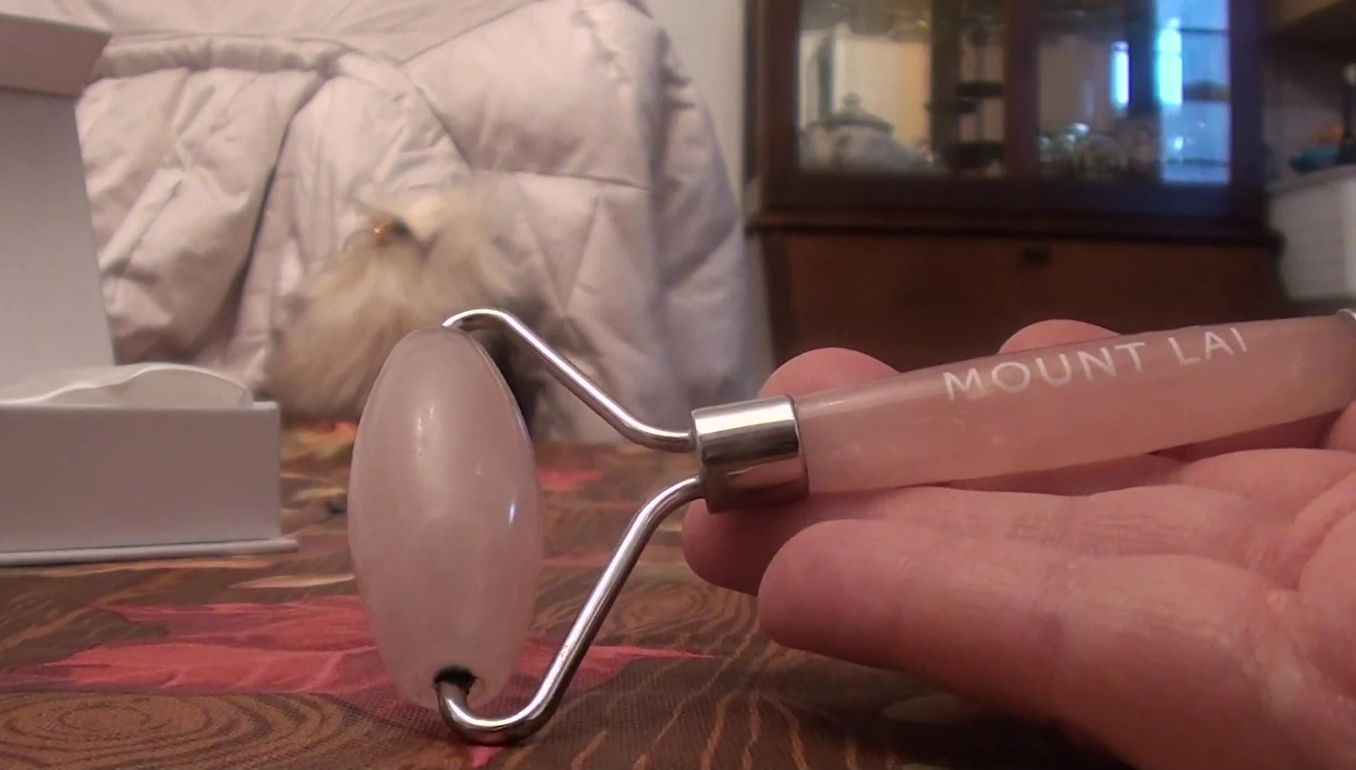 The reviewer explaining the benefits for sinus drainage
