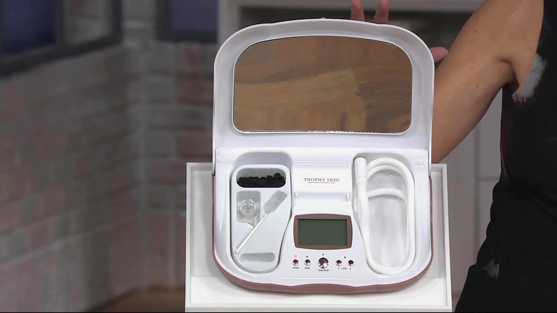 Image showcasing the MicrodermMD system and its advertised retail price.