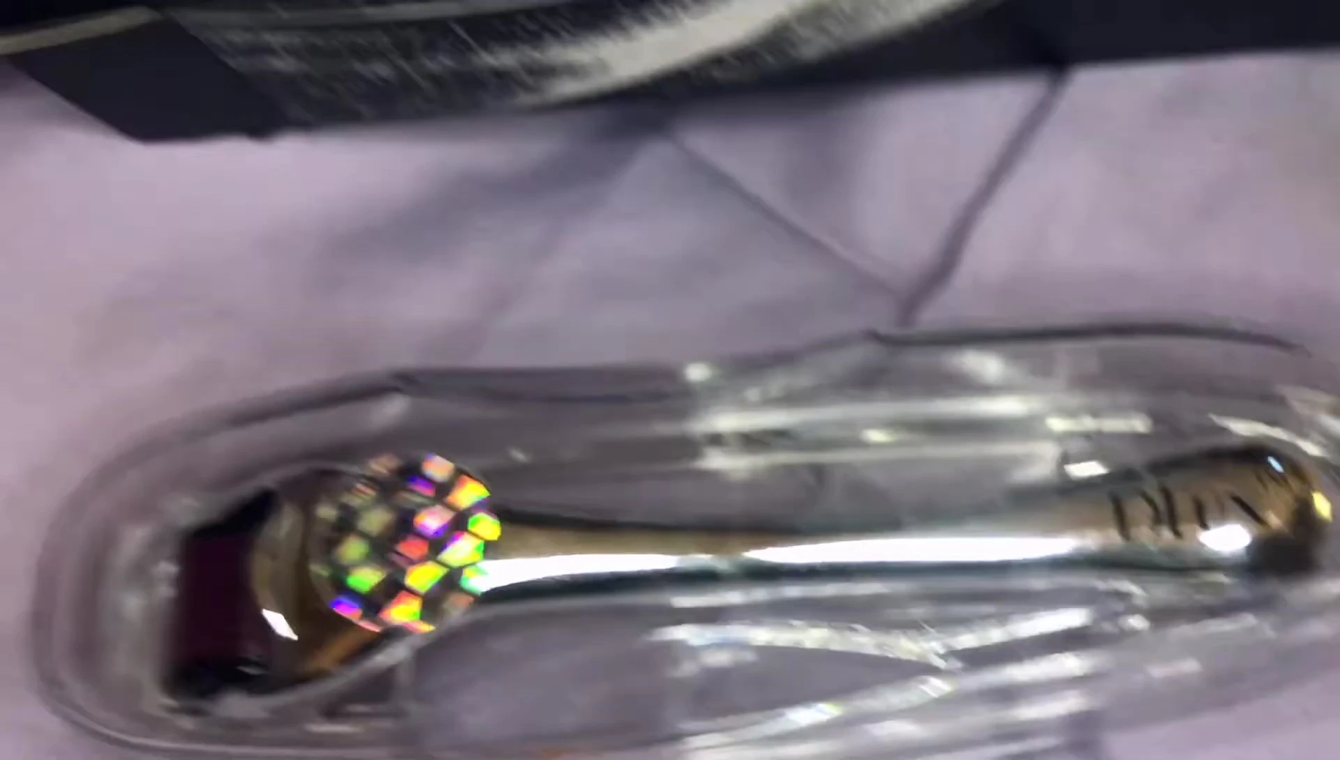 The DLux Beauty Roller box